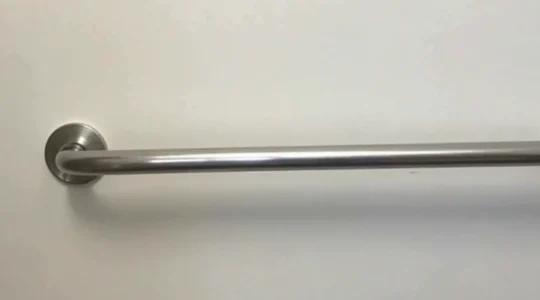 pourquoi-les-barres-d-appui-sont-elles-indispensables-dans-un-logement-senior